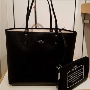 COACH Reversible City Tote  👜